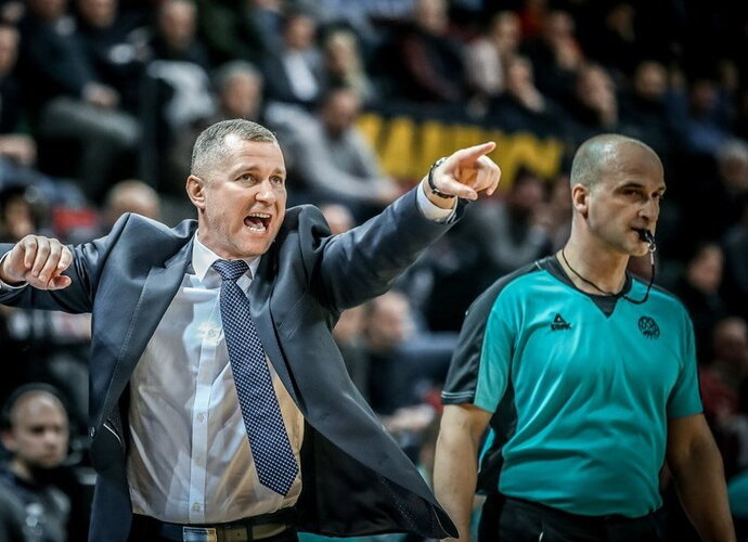 T.Rinkevičius dėkojo Ž.Janavičiui (FIBA Europe nuotr.)