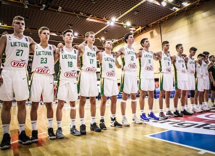 Šešiolikmečiai čempionatą pradėjo lengva pergale (FIBA Europe nuotr.)