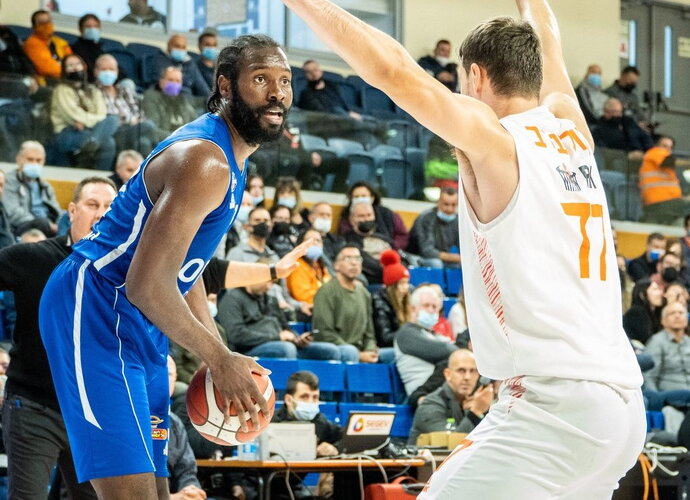 Ch.Onuaku domina Vitorijos ekipą