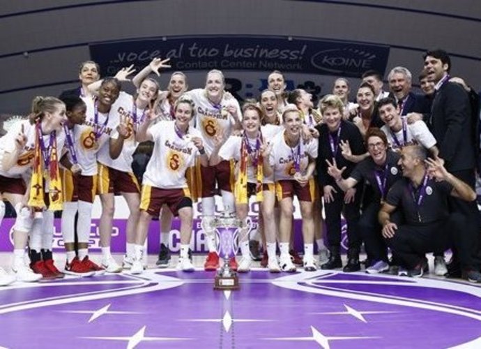 „Galatasaray“ su G.Petronyte triumfuoja Europos taurėje (FIBA Europe nuotr.)