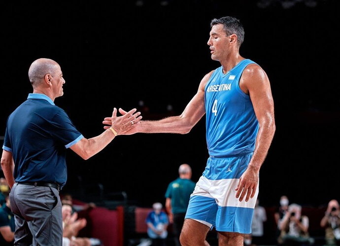 L.Scola imasi naujų darbų (FIBA nuotr.)