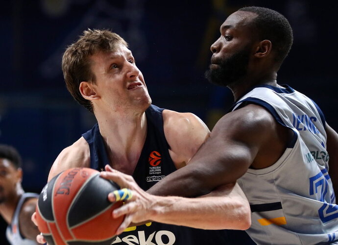 J.Vesely dar bent jau trejus metus žais Stambulo klube (Scanpix nuotr.)