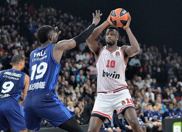 M.Fallas blokavo net 8 metimus (Euroleague.net)