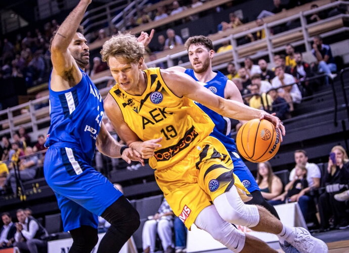 M.Kuzminskas atakavo iš toli (FIBA Europe nuotr.)