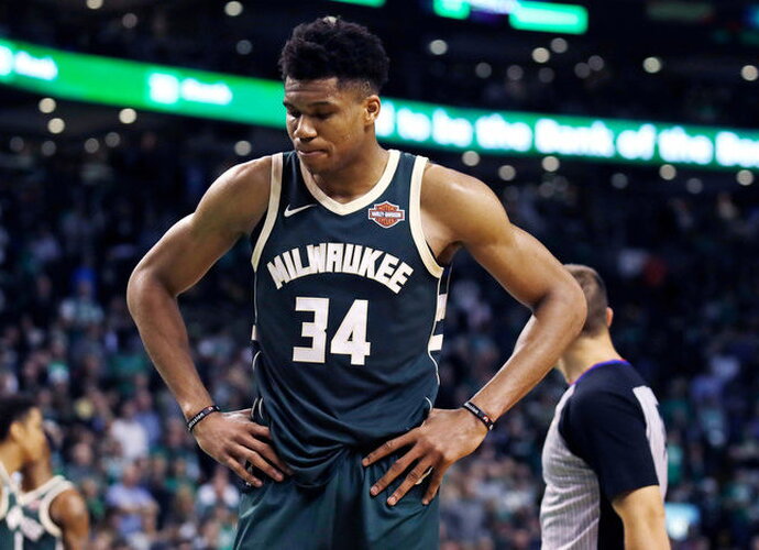 G.Antetokounmpo nejaučia spaudimo rungtyniaudamas NBA (Scanpix nuotr.)
