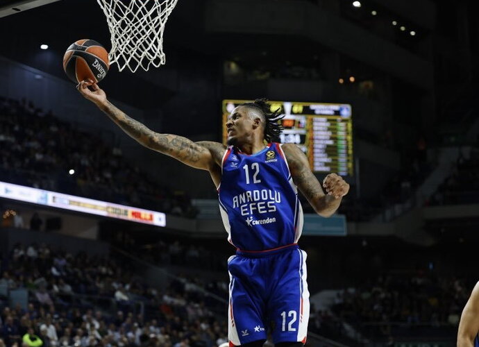 W.Clyburnas pelnė 25 taškus