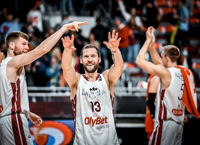 J.Strelniekas kol kas žaisti negali (FIBA nuotr.)