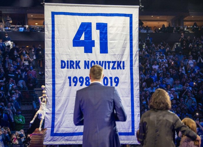 D.Nowitzki amžinai liks „Mavericks“ ikona (Scanpix nuotr.)