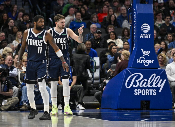 K.Irvingas ir L.Dončičius buvo sunkiai sustabdomi (Scanpix nuotr.)