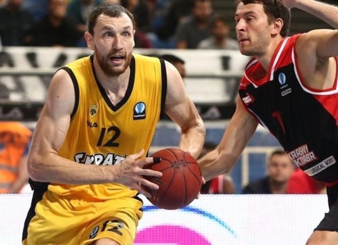 L.Mavrokefalidis domino kelias komandas