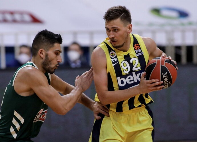 E.Ulanovas šiame sezone puolime turi itin mažai progų pasireikšti (Euroleague.net)