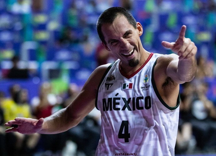 P.Stollas rinko kritinius taškus (FIBA nuotr.)