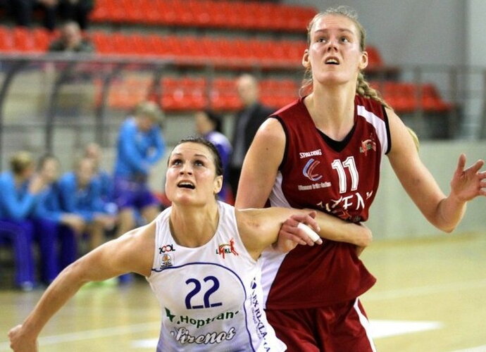 K.Alminaitė yra aukščiausia LMKL krepšininkė (Foto: Augustas Didžgalvis)
