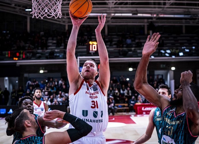 O.Olisevičius surinko -6 naudingumo balus (FIBA Europe nuotr.)