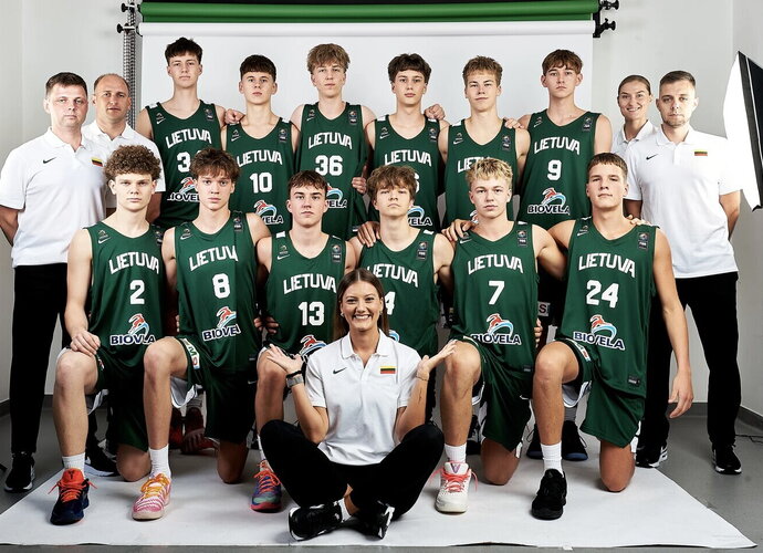 Jaunuoliai pradeda kovas (FIBA nuotr.)
