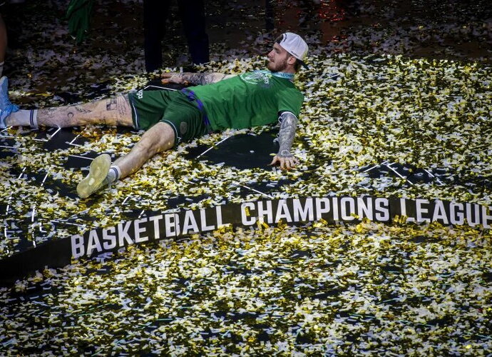 A.Balcerowskis tiesiog traukia sėkmę (FIBA nuotr.)