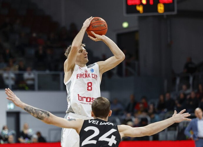 V.Kariniauskas liko be pergalės (FIBA nuotr.)