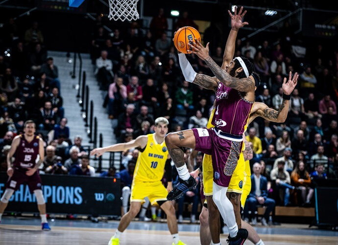 A.Caveras baudė Čekijos klubą (FIBA nuotr.)