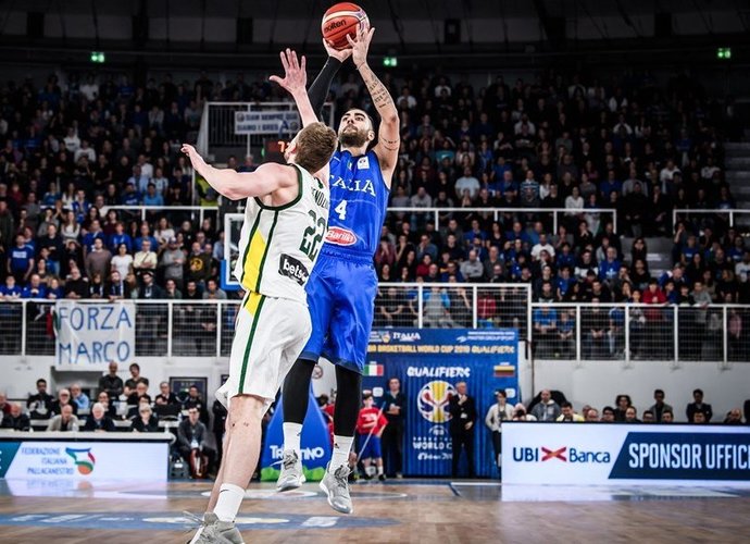 P.Aradori liko už rinktinės borto (FIBA Europe nuotr.)