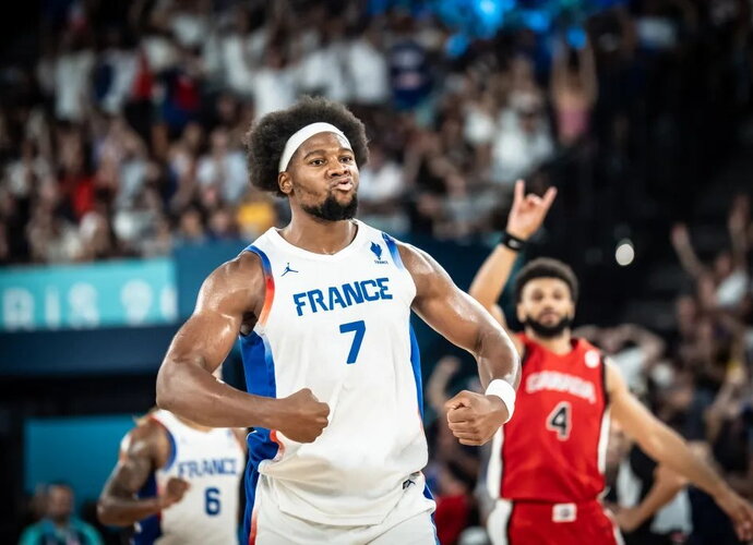 G.Yabusele buvo tarp pagrindinių pergalės kalvių (FIBA nuotr.)