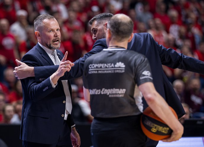 G.Žibėnas apžvelgė rungtynes (Foto: Rokas Lukoševičius)