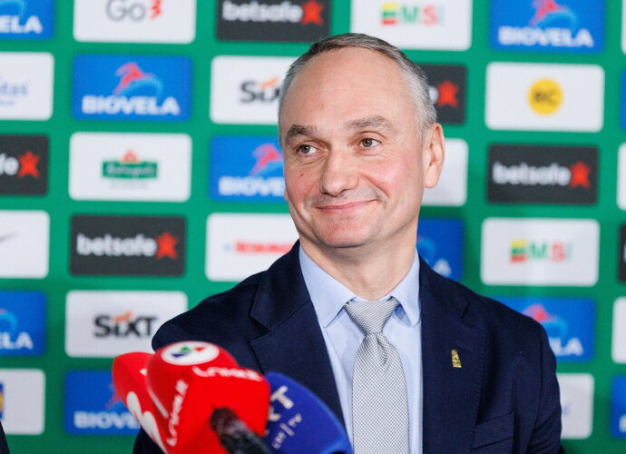 M.Balčiūnas apžvelgė laukiančius metus (BNS nuotr.)