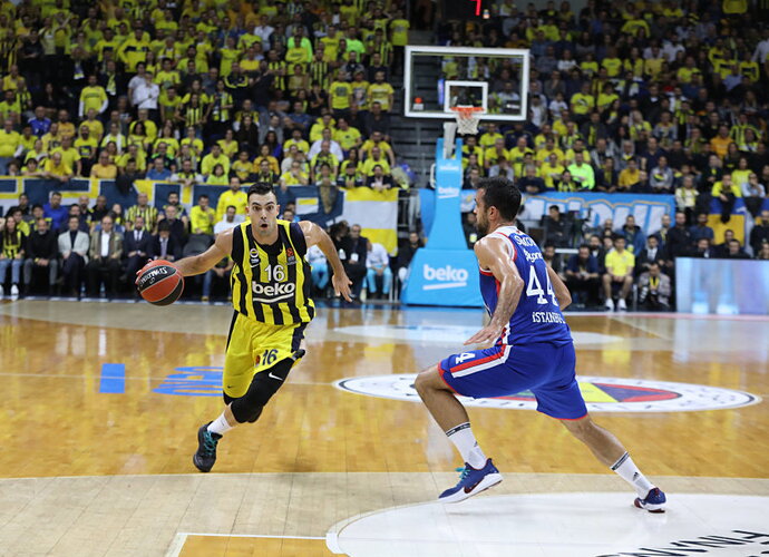 K.Sloukas grįžo į Pirėjų (Scanpix nuotr.)
