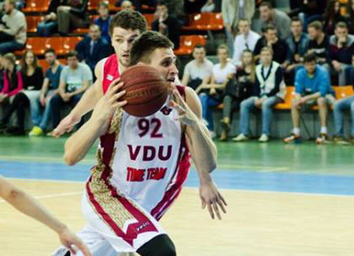 VDU artimai draugauja su krepšiniu