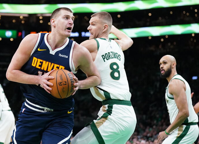 Denverio ir Bostono ekipos žais mačus Abu Dabyje (Scanpix nuotr.)