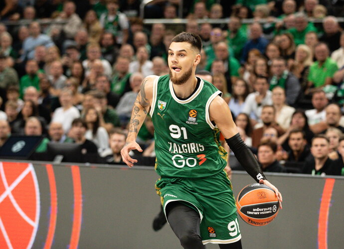 D.Sirvydis soildžiai prisistatė Eurolygoje (BNS nuotr.)