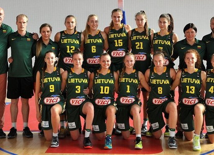 Dvidešimtmetės pateko į pusfinalį (LKF nuotr.)