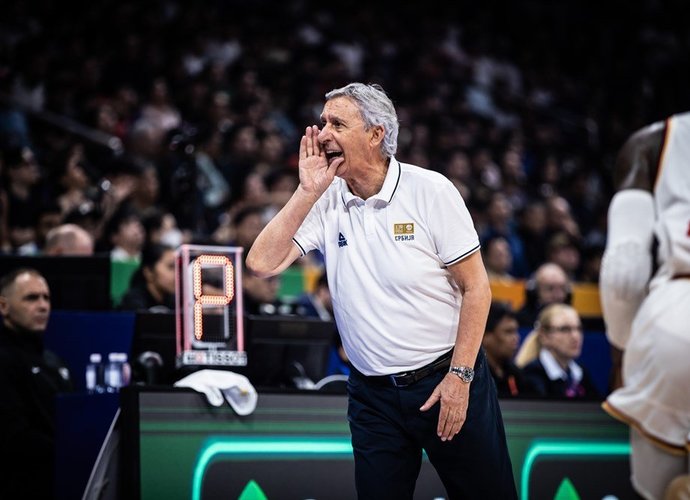 S.Pešičius nestokojo sunkumų (FIBA nuotr.)