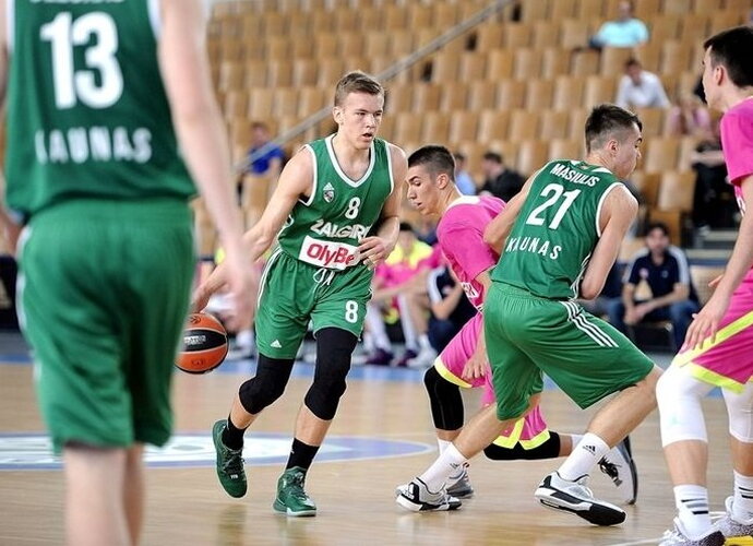 A.Velička išrinktas į simbolinį penketą (Euroleague.net)