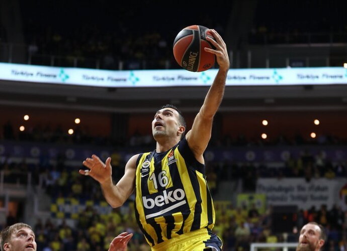 K.Sloukas pataikė pergalingą tritaškį