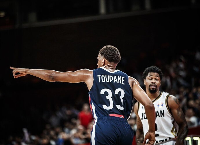 A.Toupane'as kovos prieš buvusius komandos draugus (FIBA nuotr.)