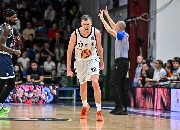 E.Bendžius pelnė 13 taškų
