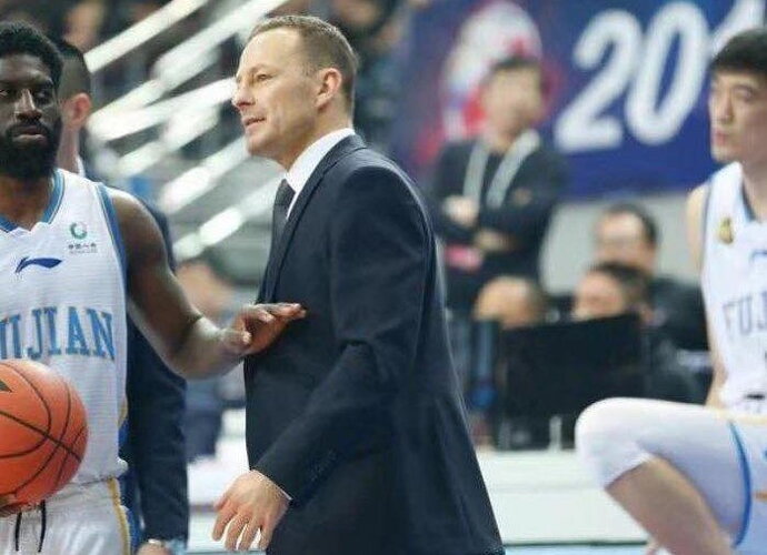 R.Jaručio komanda klysti nebegali