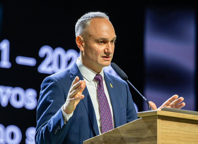 M.Balčiūnas pristatė šių metų biudžetą (BNS nuotr.)