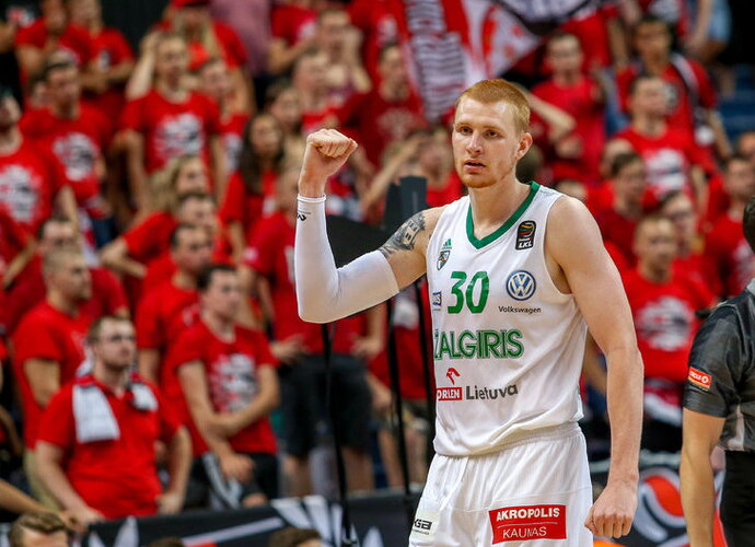 A.White'as bandys laimę NBA (Josvydas Elinskas, Fotodiena.lt)