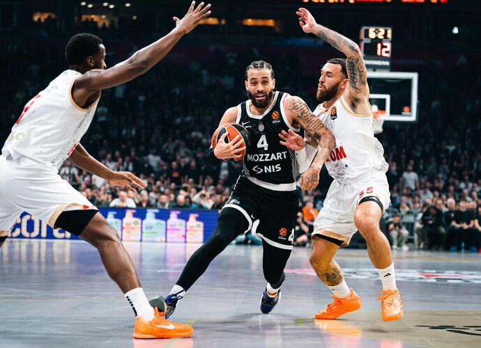 D.Washingtonas vedė komandą į pergalę