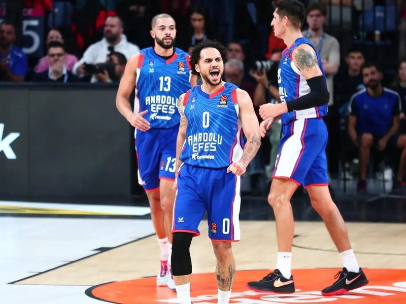 Stambulo derbyje – drama iki paskutinės sekundės ir labai svarbi „Anadolu Efes“ pergalė