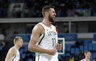 NBA galingai žaidžiantis J.Valančiūnas rinktinėje savo potencialo neparodė (Scanpix nuotr.)