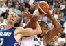 B.Diaw yra trečias pagal atkovotus kamuolius (Scanpix nuotr.)