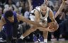 E.Ginobili pasižymėjo dėjimu į krepšį (Scanpix nuotr.)