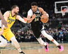 G.Antetokounmpo krenta iš rikiuotės (Scanpix nuotr.)