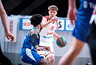 Kuzminskas puikiai grūmėsi dėl atšokusių kamuolių (Nuotr. Vtb-league.com nuotr.)