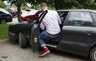 J.Valančiūnas vos išlipo iš „Audi 80“ (www.kavolelis.lt)