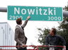 D.Nowitzki atidengė naują gatvės pavadinimą (Scanpix nuotr.)